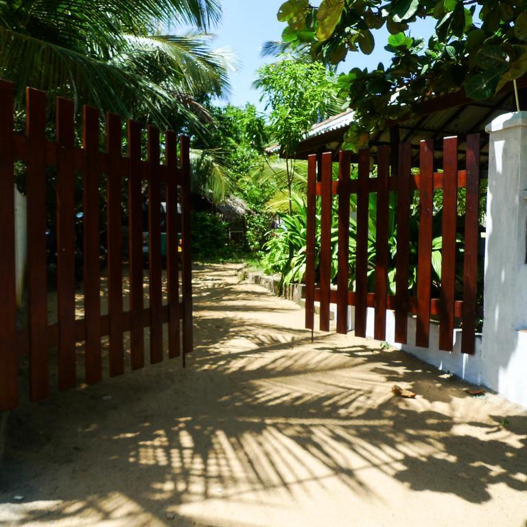 Hotel East Surf Cabanas Arugam Bay Esterno foto